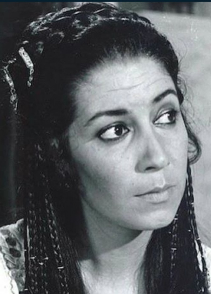 منى واصف