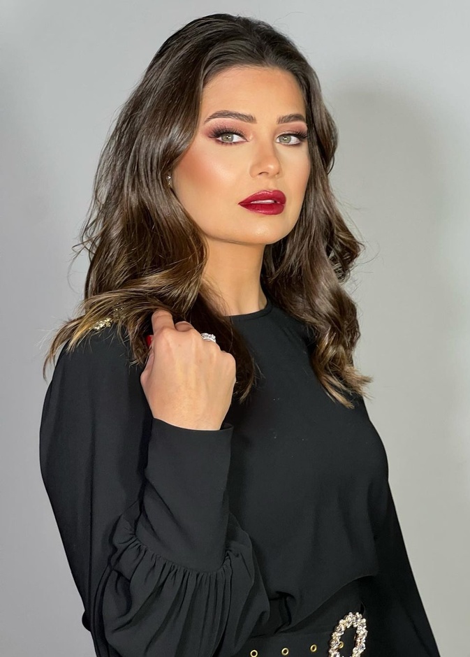 يسرا اللوزي 