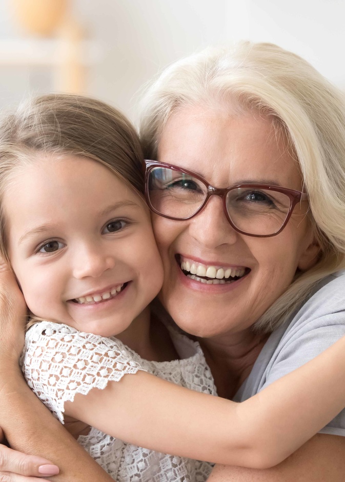 اخبار الطفل بفقدان الجد أو الجدة يجب أن يتم بناء على نصائح المختصين حفاظاً على صحته النفسية