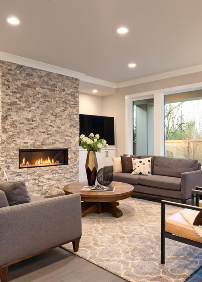 بعض الخطوات البسيطة التي يجب اتباعها لتبدو غرفة المعيشة مصممة جيدًا وزيادة مساحتهاإلى أقصى حد، مما يخلق ملاذًا مريحًا لكِ ولأسرتك.