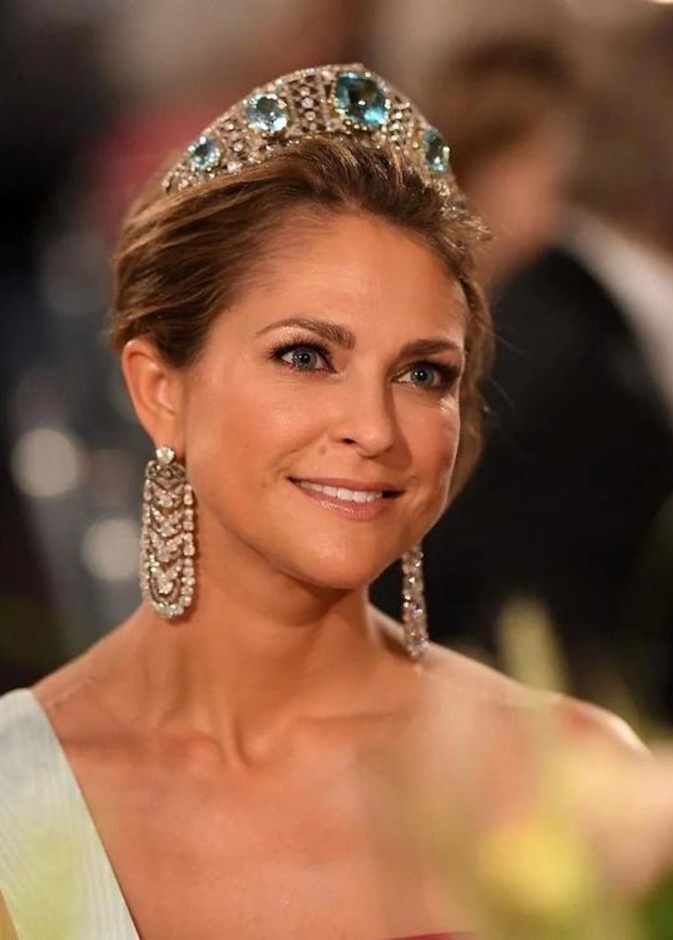 ما هي قصة حجر أغسطس مع أشهر ملكات وأميرات العالم؟