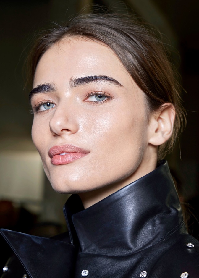 روتين مثالي للعناية ببشرة المرأة الأربعينية... إليك 8 خطوات للحفاظ على نضارتها وشبابها