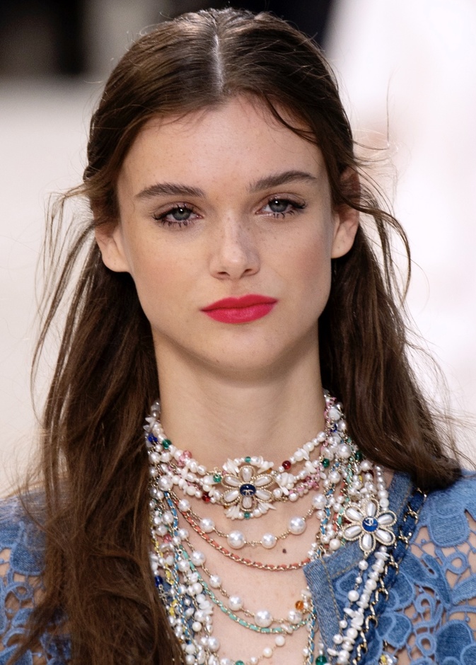 أحدث التقنيات التجميلية لشد العيون