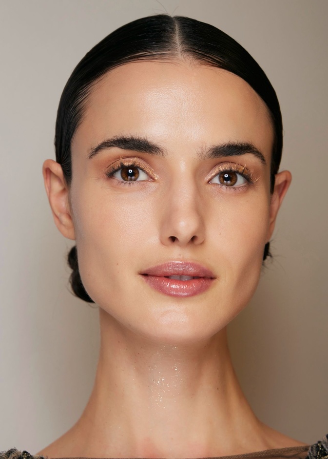 ترهل الجلد حول العين.. كيف يمكنك التخلص منه بأفضل الطرق الفعالة؟