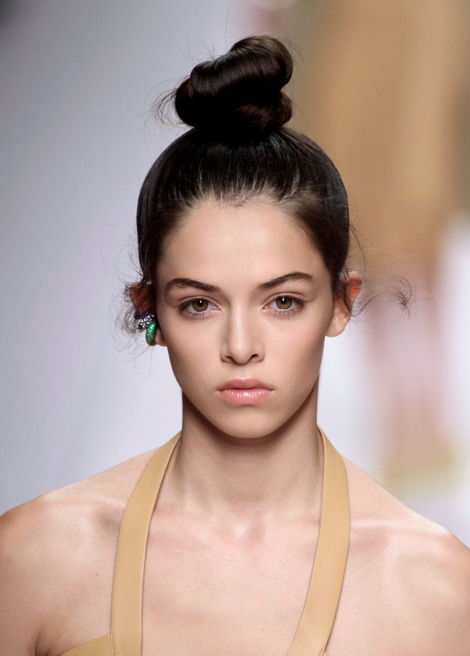 تقنية تقشير الجلد غير الجراحية..هل هي أنسب من التقشير الكيميائي؟