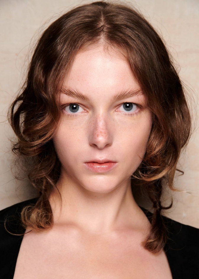 كيف تؤثر الرياضة على توازن الزهم في البشرة؟