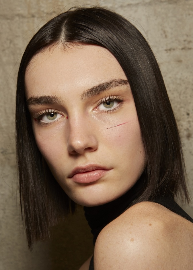 كيف تحولين حواجبك الرقيقة إلى لوحة فنية كثيفة