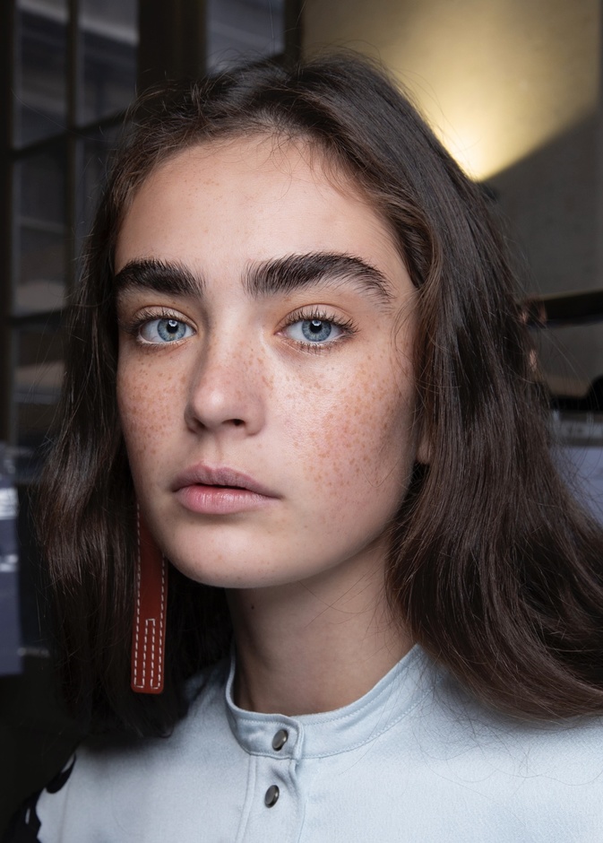  النمش المزيف أحدث صيحات الجمال المتجددة