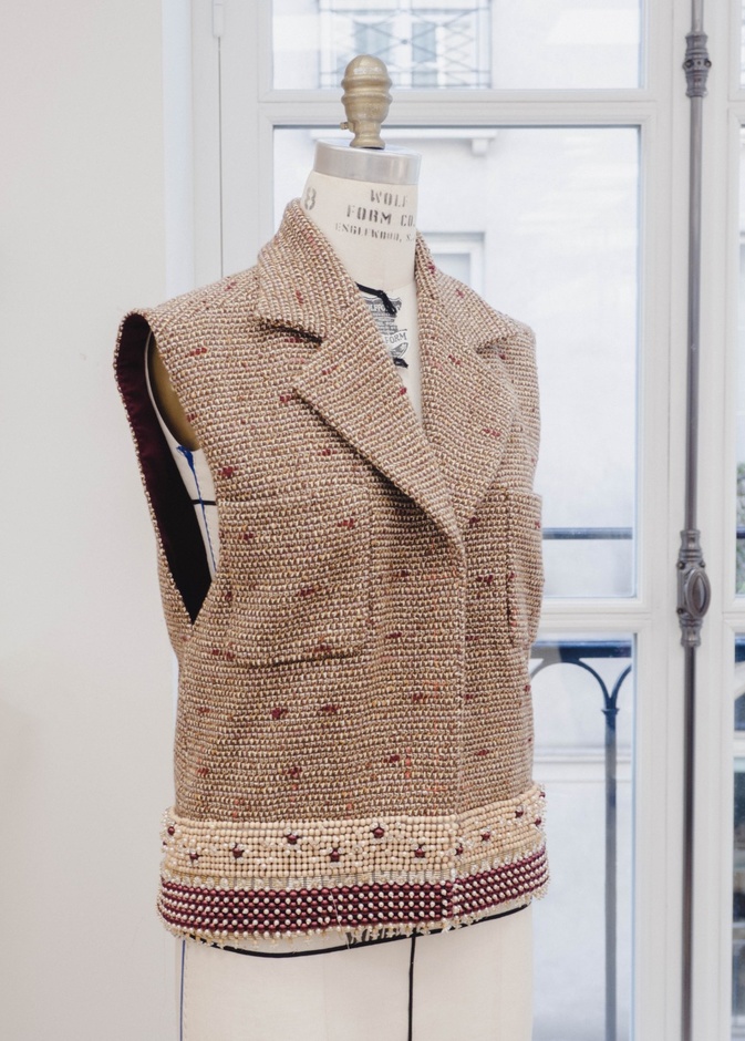 صور حصرية لـ"هي" تعكس البراعة الحرفية لمجموعة Métiers d'art لعام 2022/2023 CHANEL – داكار