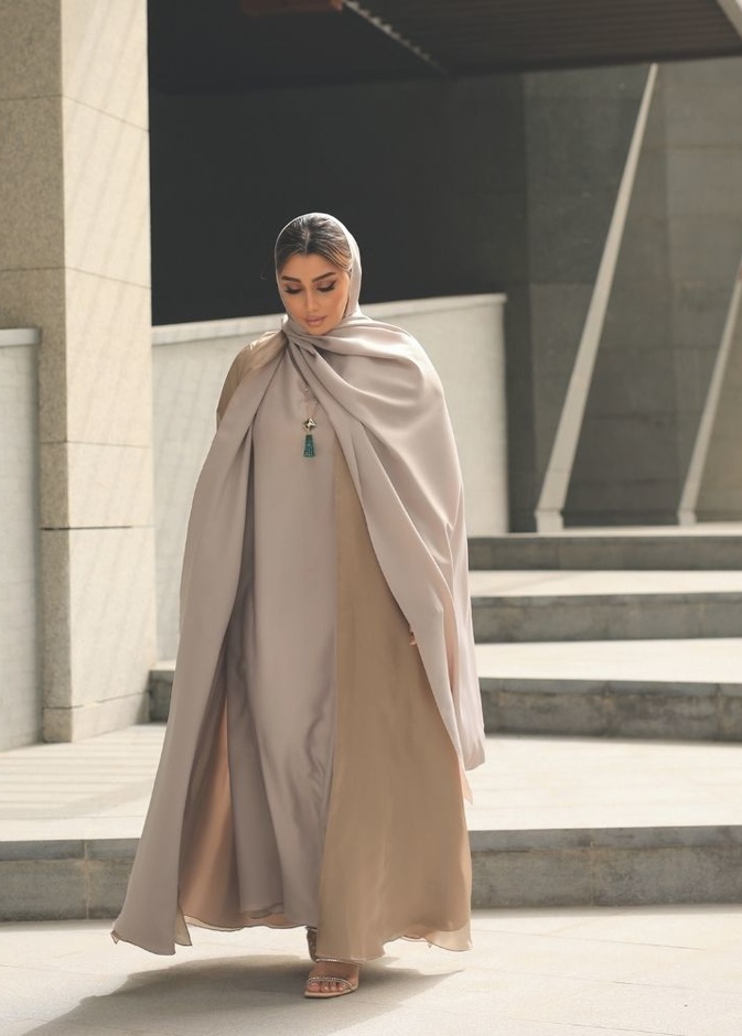AL MRAIKN علامة تجارية إماراتية لافتة