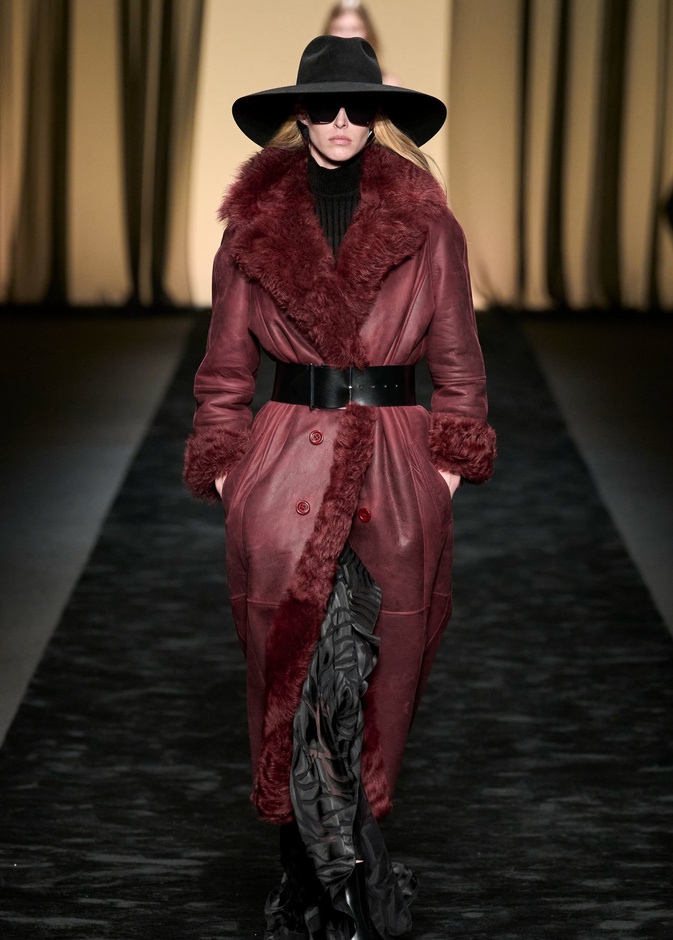 الحزام العريض يثبت أنه الإضافة الأكثر أناقة لملابس خريف وشتاء 2023