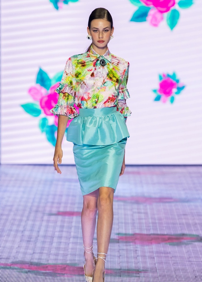 أزياء مناسبة للنساء في الخمسين تعكس أناقتهن