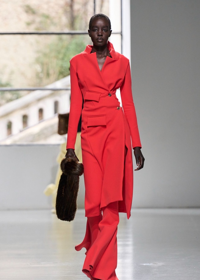 ملابس رسمية لخريف وشتاء 2023..الأناقة في دقة التفاصيل