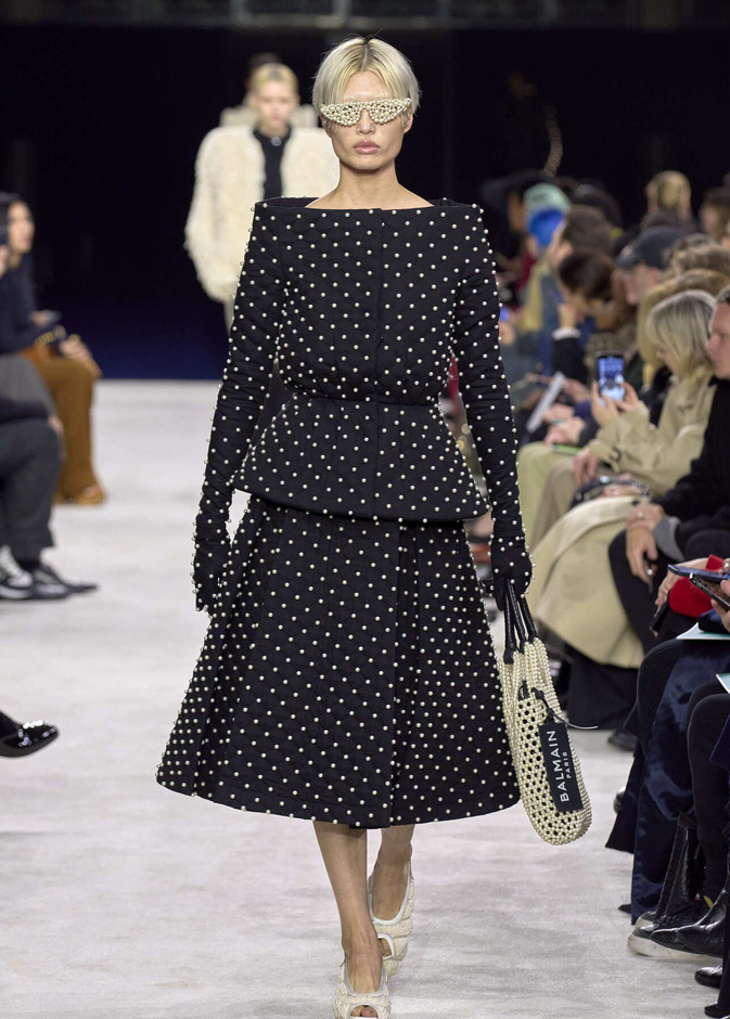 موضة البولكا دوت صيحة مستمرة في الخريف
