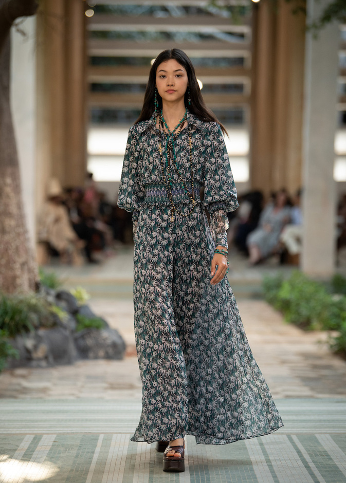 فساتين مميزة تنقلك بأناقة من فصل الصيف إلى الخريف