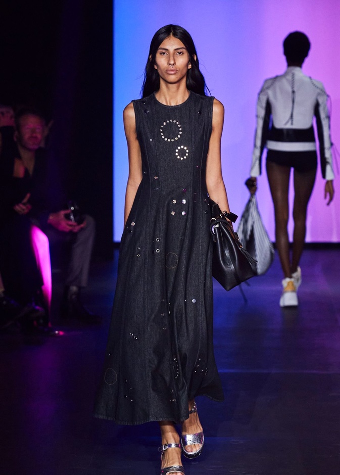 فساتين ماكسي قطعة لا تستغني عنها في إطلالات صيف 2023