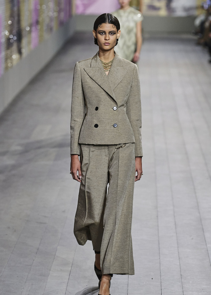 التصاميم الرمادية تجمع بين الكلاسيكية والعصرية 