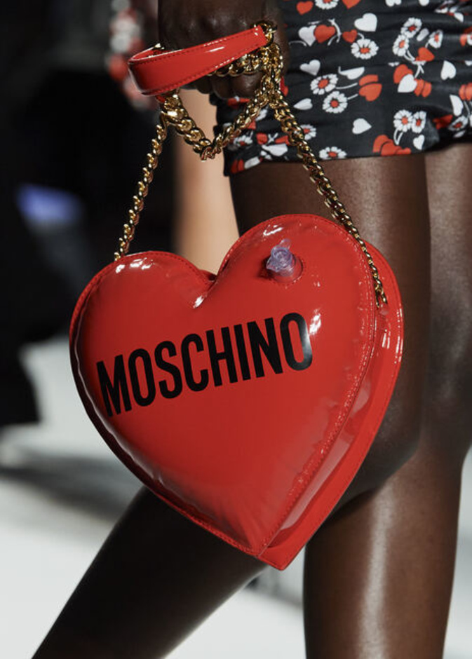 الحقيبة الحمراء دليلك في صيف 2023 للوك جذاب وأنيق.. إختاري  من هذه المجموعة ما يناسبك