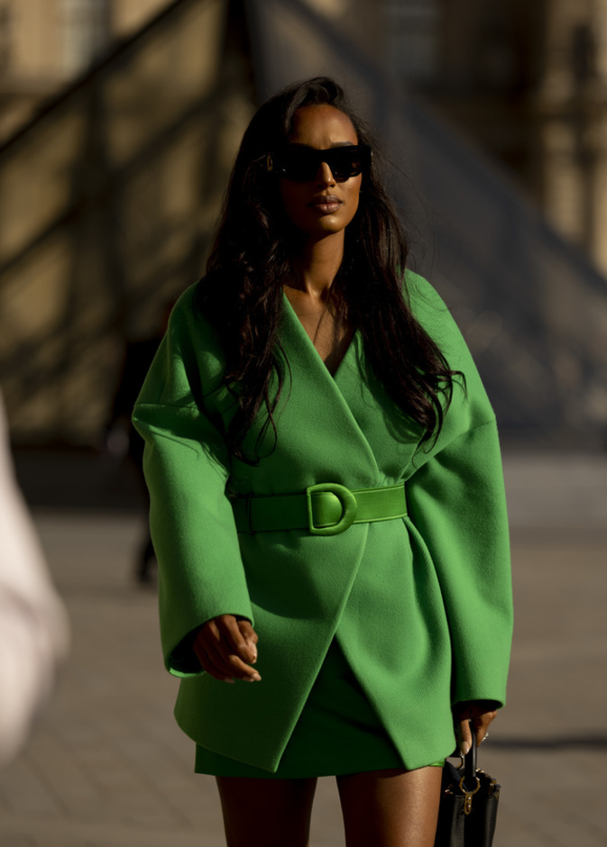 اللّون الأخضر يليق بالسمراء جداً