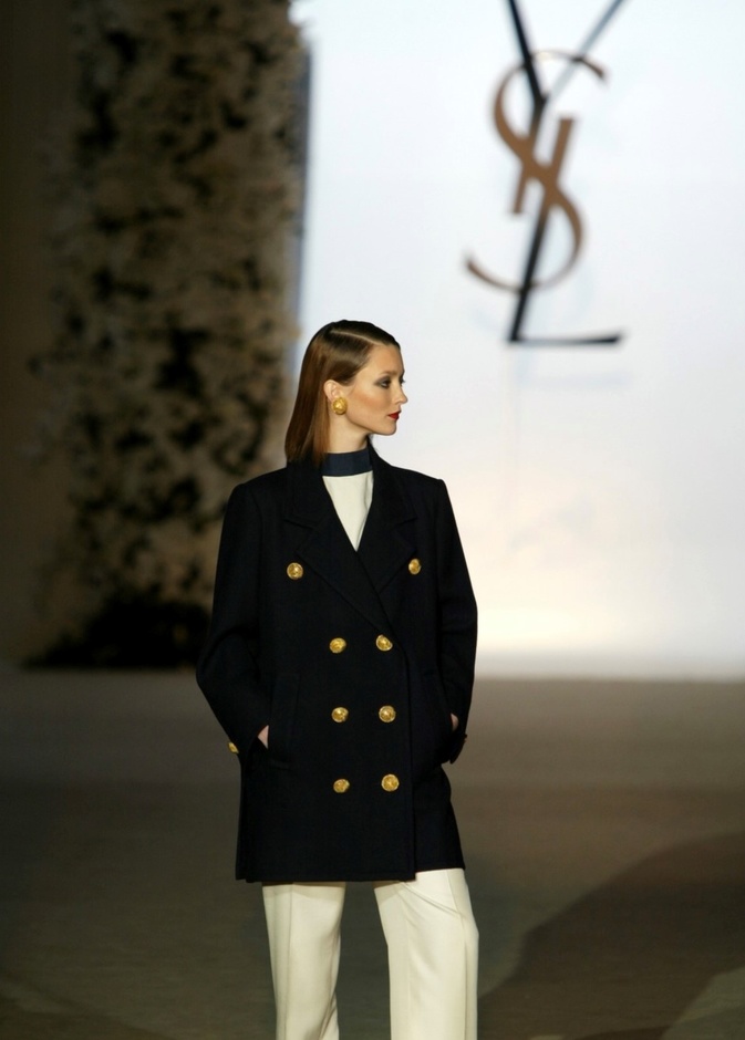 ايڤ سان لوران من مؤسسي الحداثة في الموضة