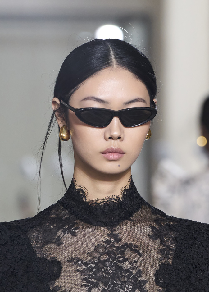 تعرّفي على أجمل صيحات النظارات الشمسية السوداء