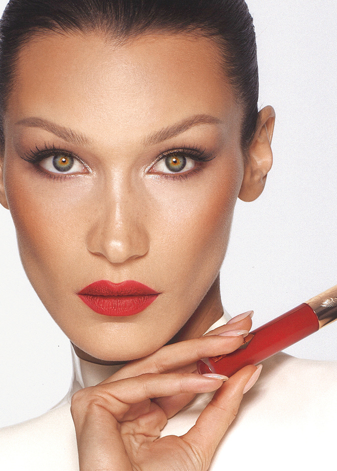 خاص "هي": السوبرمودل العربية الأصل وجه Charlotte Tilbury بيلا حديد.. أتمنّى لو أن كل النساء يدعمن بعضهن 
