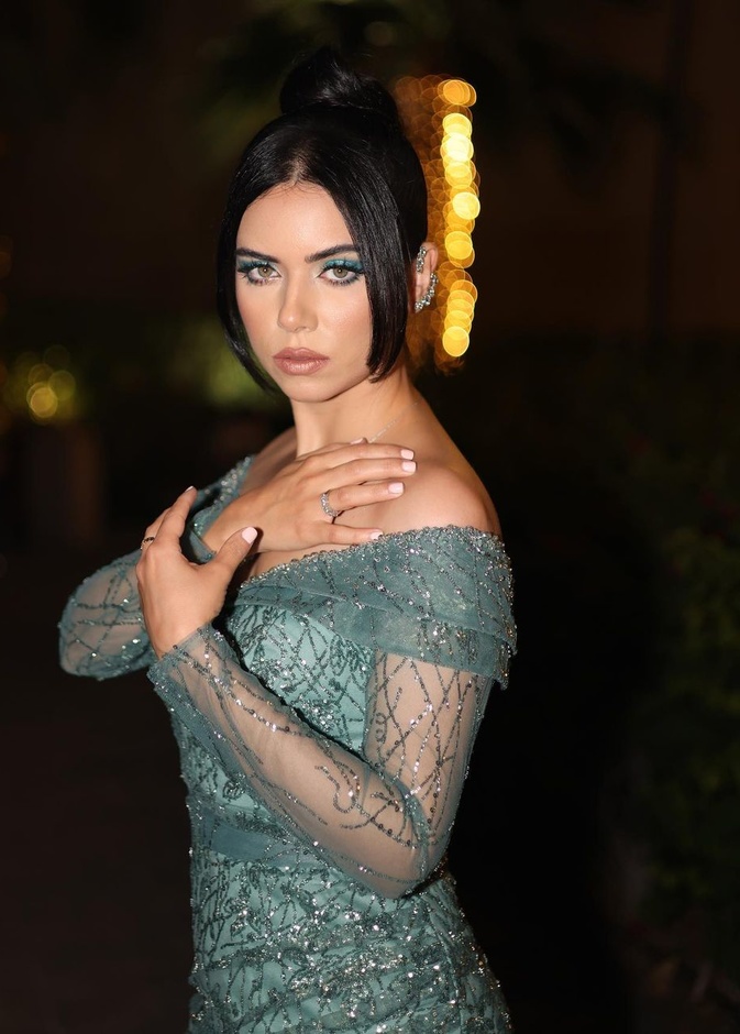أساليب جمالية للصبايا إعتمديها مع الفستان الأخضر إحتفالا باليوم الوطني السعودي ..تابعي الخطوات
