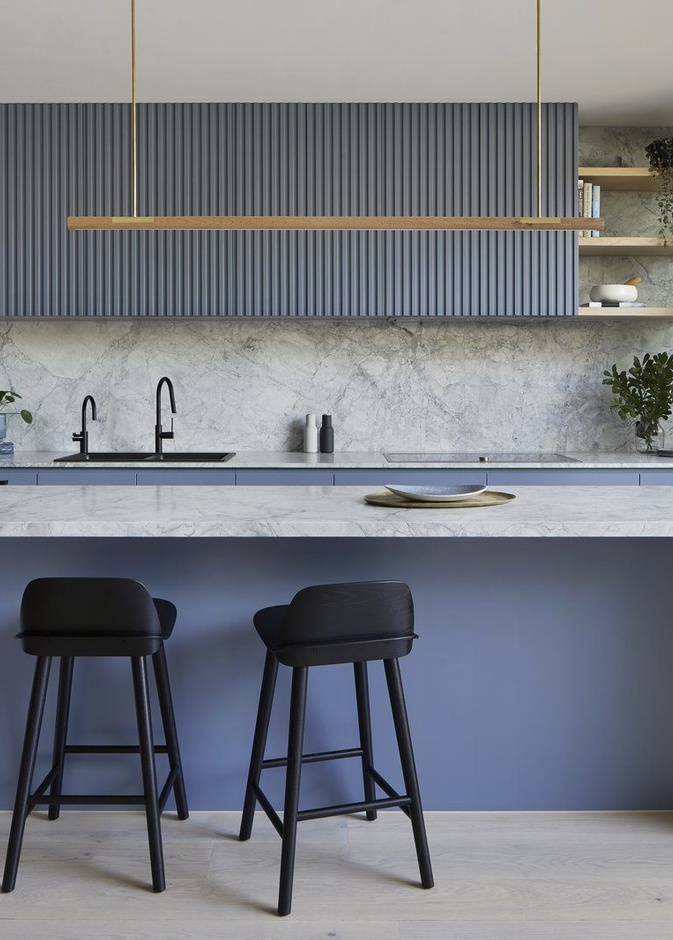 الأسود الجذاب في تصميم كراسي المطبخ العالية