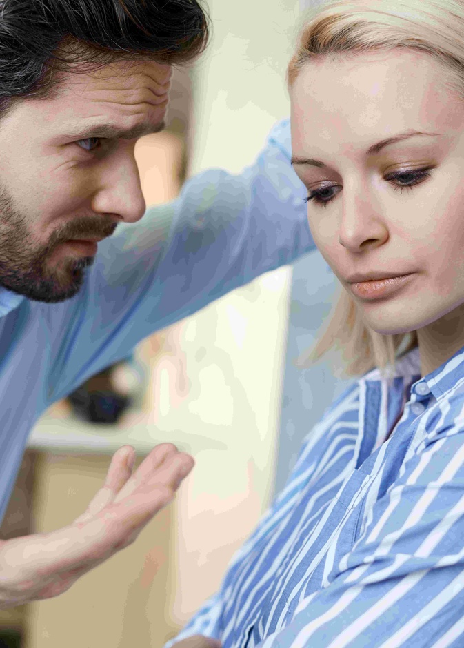 الانفصال عن الرجل النرجسي صعب ولكن الاستمرار في الحياة معه أمر قاتل للمرأة