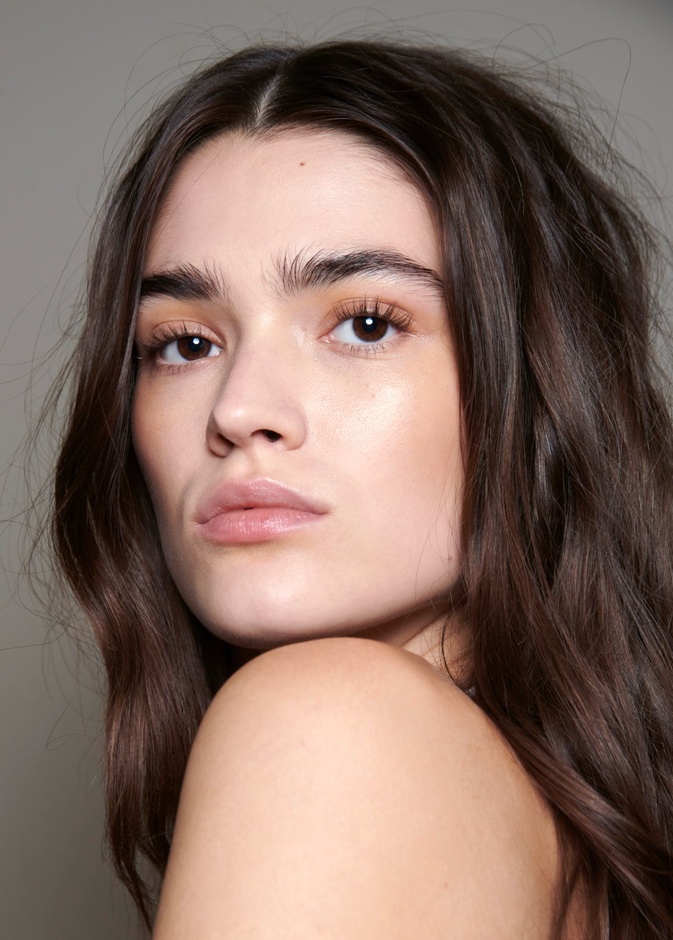 الحواجب العريضة والكثيفة..هل تناسب كل النساء وطرق الحصول عليها تجميلياً