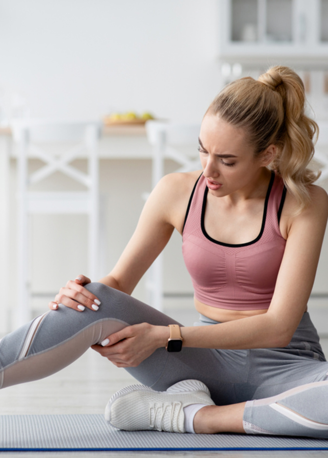 تخلصي من آلام الركبة بعد ممارسة الرياضة.. بهذه الحلول