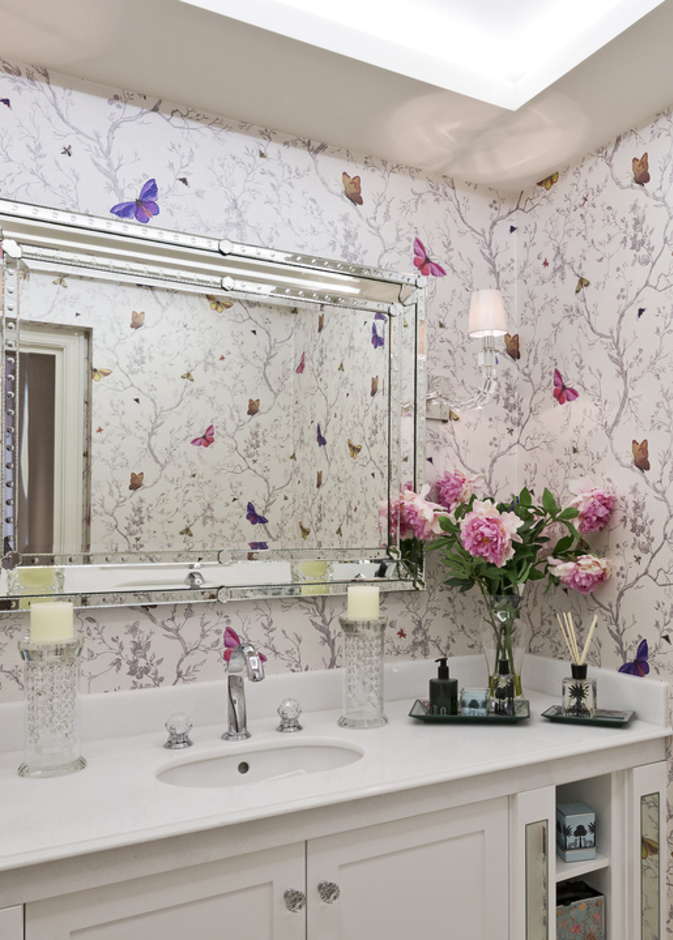 لمساحة أكثر جاذبية وتميز.. 10 أفكار عصرية لورق حائط الحمام