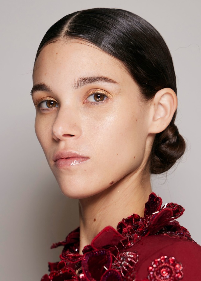 اجعلي عينيك تلمع من جديد مع جراحة الجفن