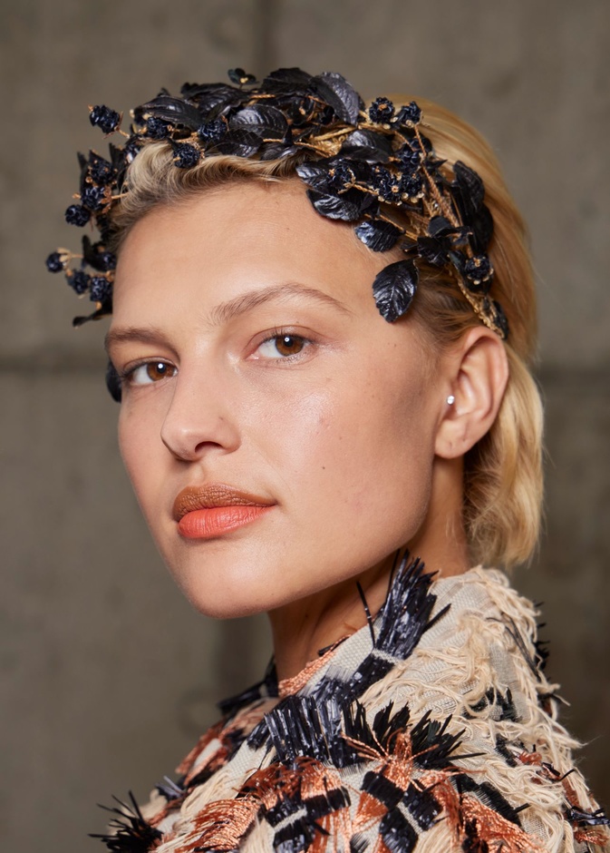 إطلالات متجددة للشعر مع صيحة الأكسسوارات من نيويورك