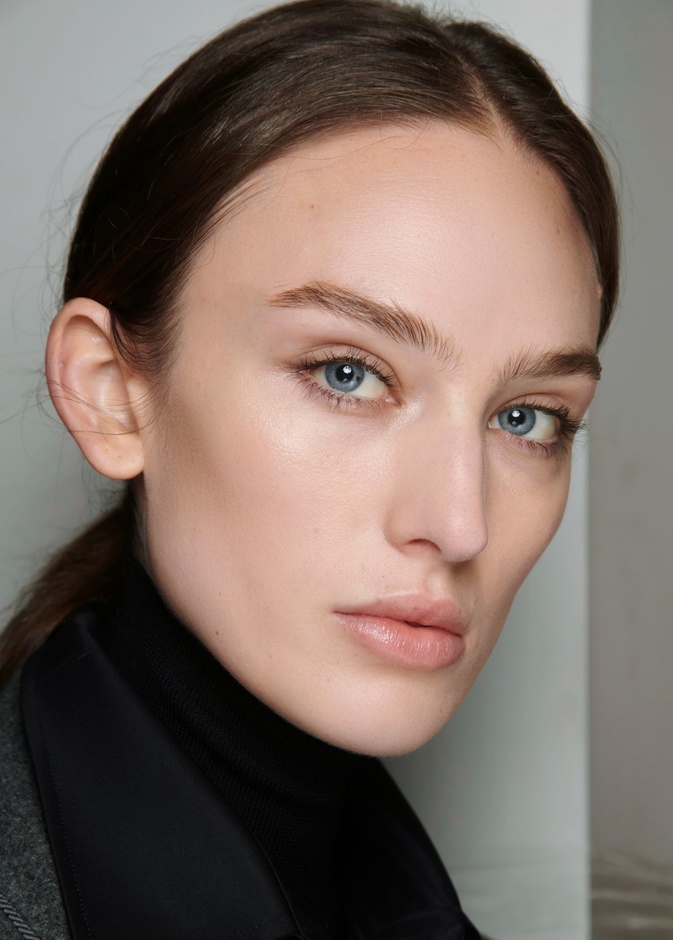 تجميل الوجه بالخيوط الجراحية لوجه مشدود ونضر