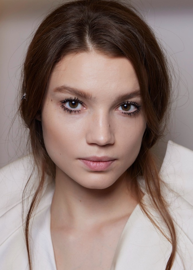 المكياج اللاتيني اتجاه جمالي يغزو التيك توك ويبرز جمالك الشرقي ..إليك الخطوات