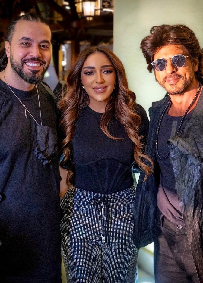 شاروخان مع عبدالفتاح الجريني وجميلة البداوي