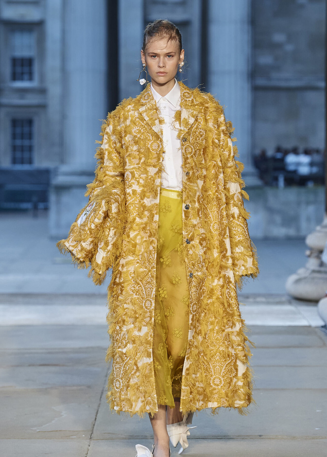 عرض أزياء Erdem لموسم ربيع وصيف 2024