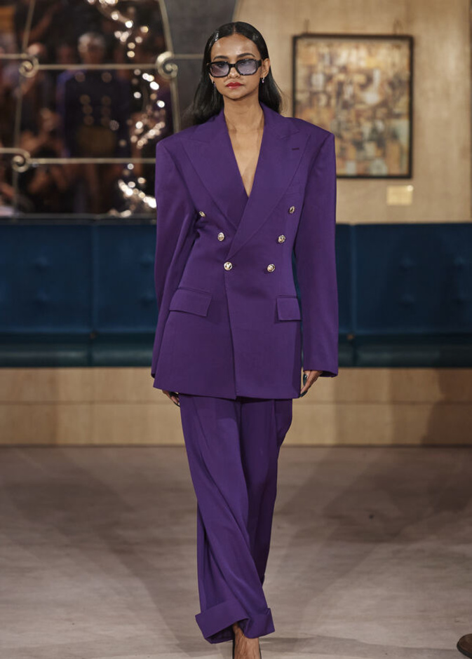 إطلالة من Helen Anthony