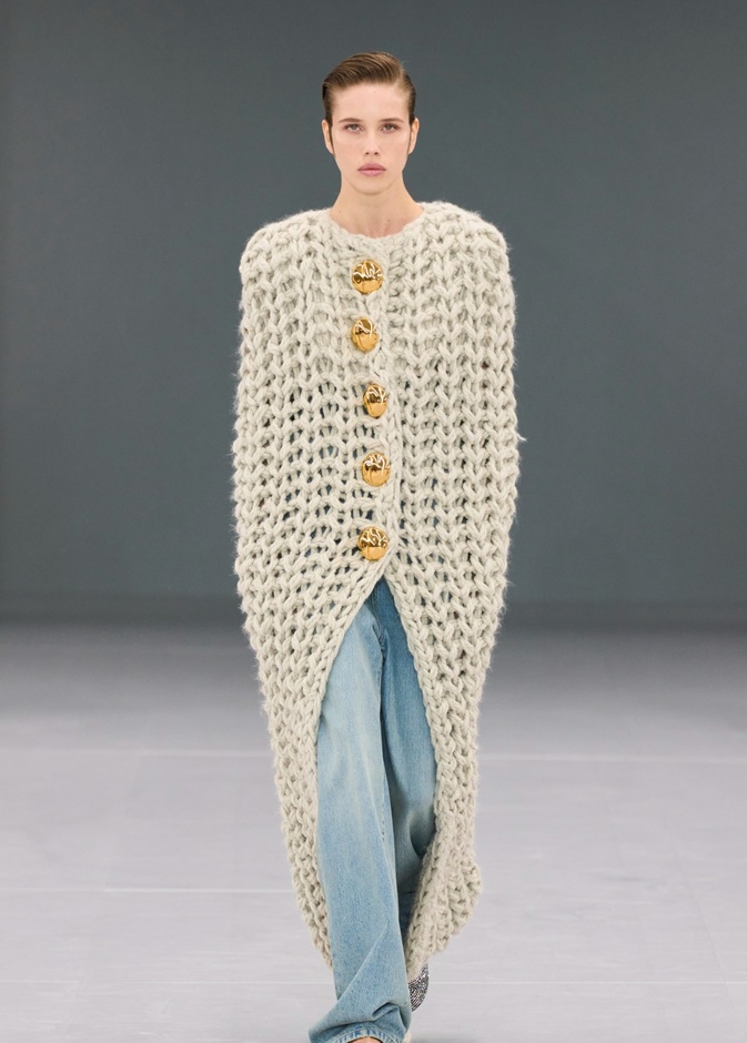 مجموعة Loewe لربيع وصيف 2024