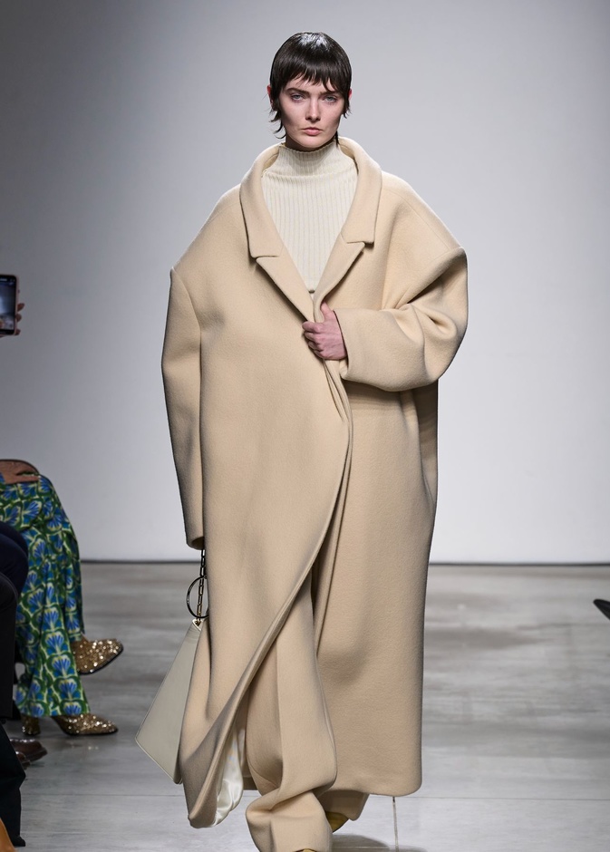 موضة معاطف أوفر سايز ستنقل إطلالتك إلى مستوى من  آخر الأناقةفي خريف 2023