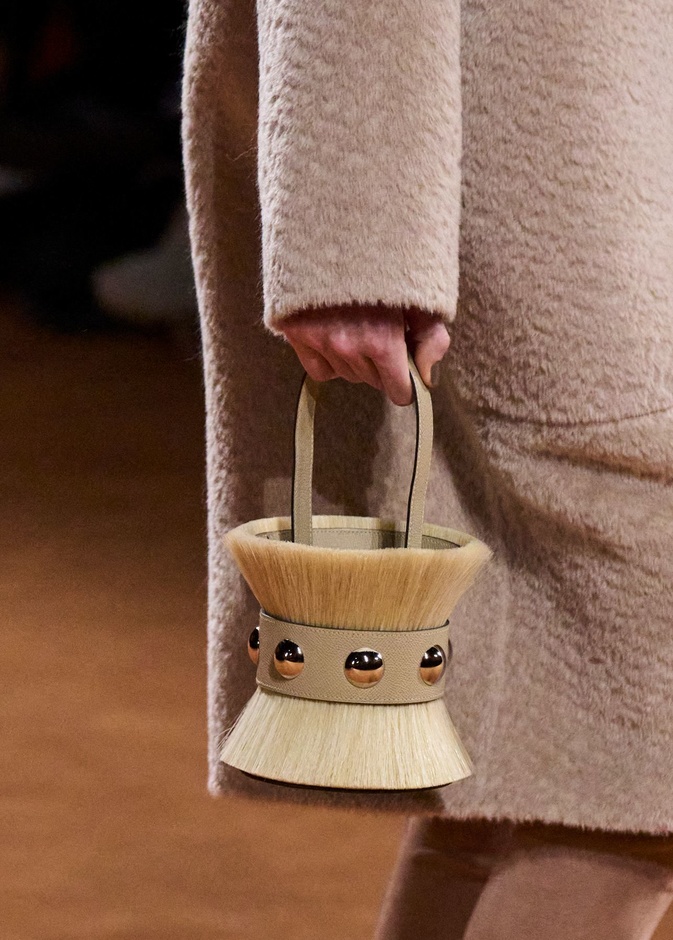 موديلات حقائب خريف 2023 تختصر الأناقة والبساطة معاً