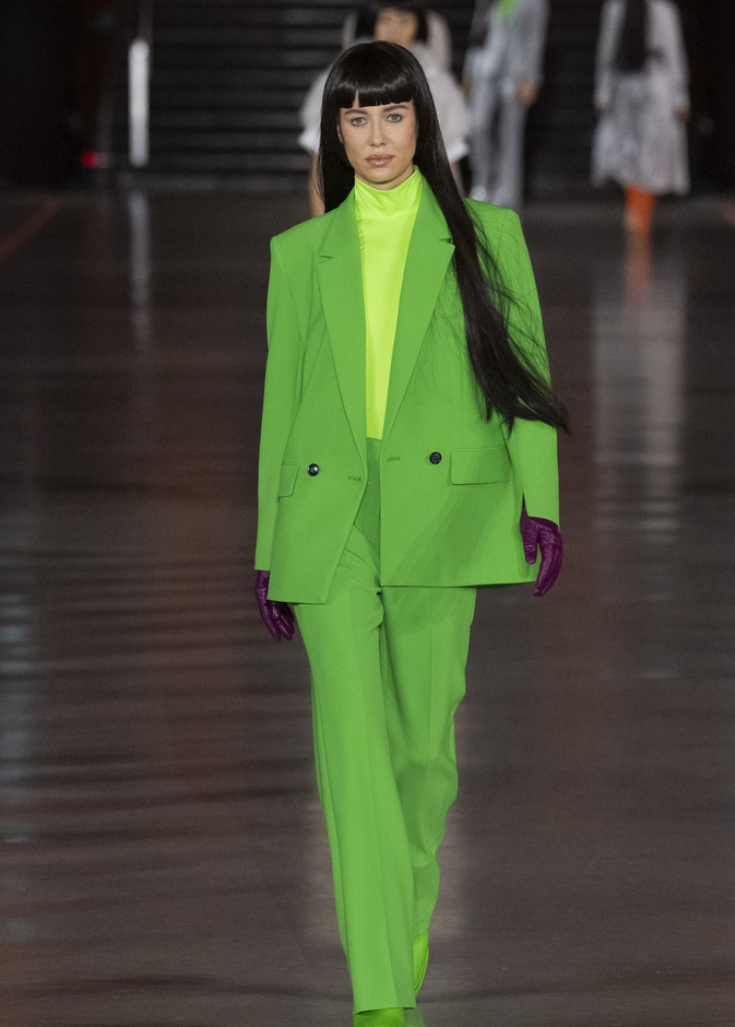 بدلات خضراء تمنحك الشياكة في اليوم الوطني السعودي