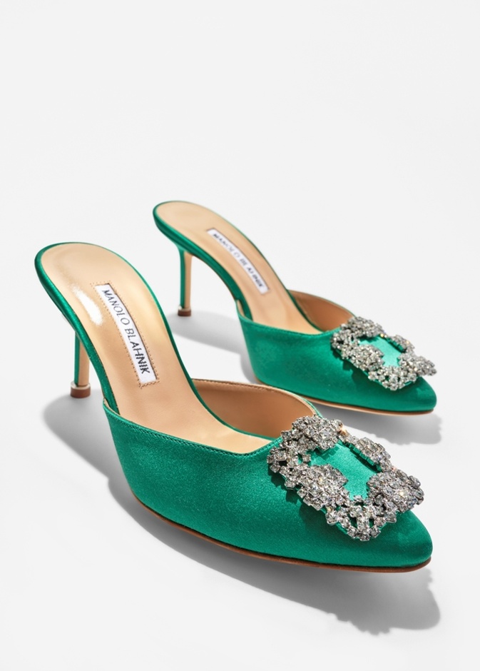 تفاصيل Manolo Blahnik  الأنيقة تجدينها حصرياً على Mytheresa
