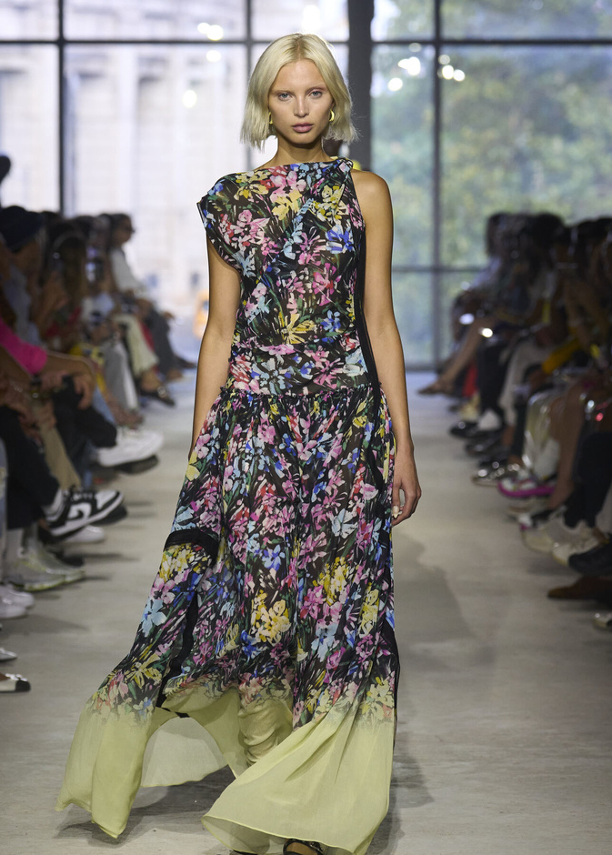 مجموعة 3.1 Phillip Lim لربيع وصيف 2024