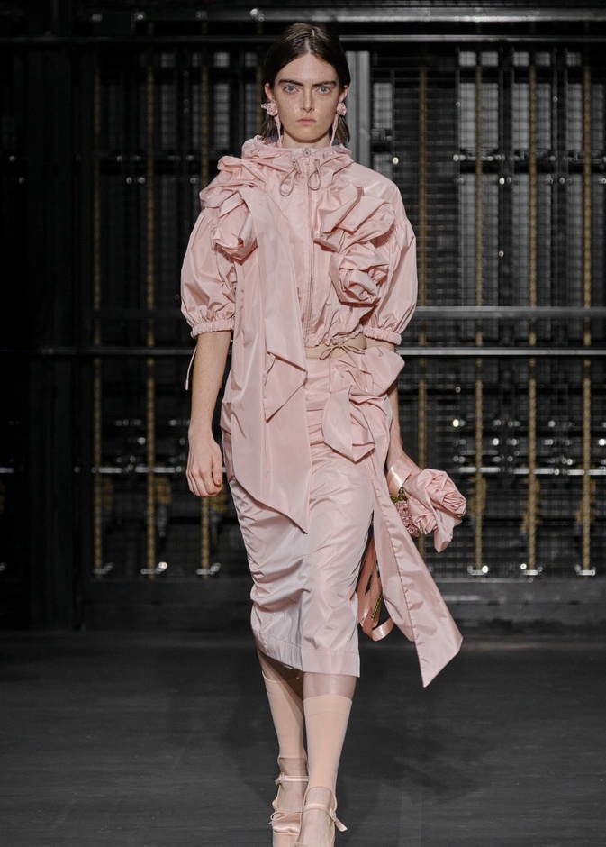 مجموعة Simone Rocha لربيع وصيف 2024