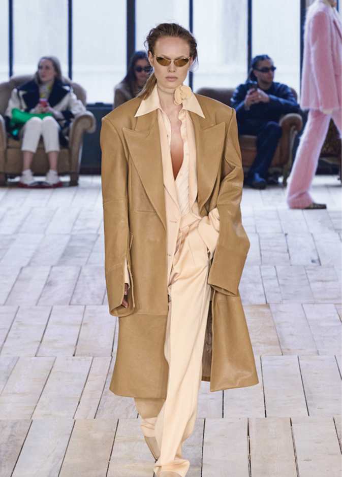 صيحات رائجة من مجموعات خريف وشتاء 2023