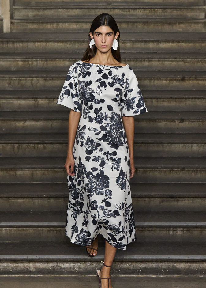 مجموعة Emilia Wickstead لموسم ربيع وصيف 2024