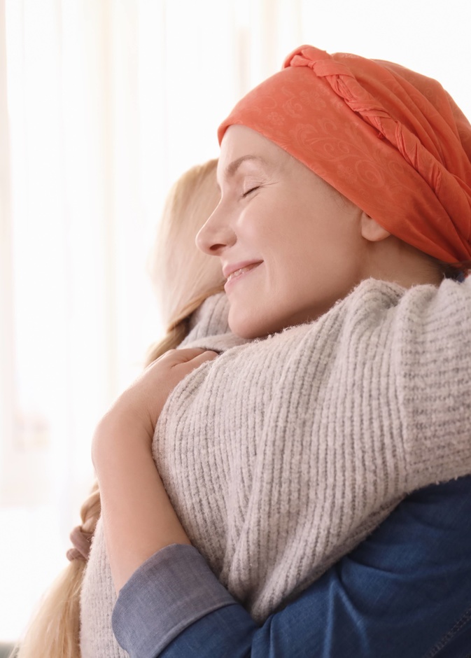 الاحتواء والدعم العاطفي أول ما تحتاج إليه مريضة سرطان الثدي