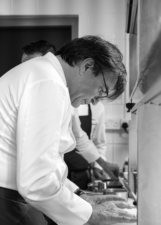 الشيف يانيك ألينو الحائز على 14 نجمة ميشلان في مقابلة مع هي